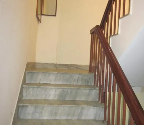 Api Hotel 2*